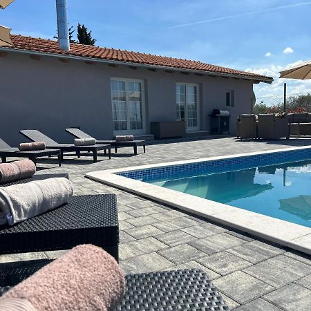 Kuca Za Odmor Capella Villa Stuti Exterior foto