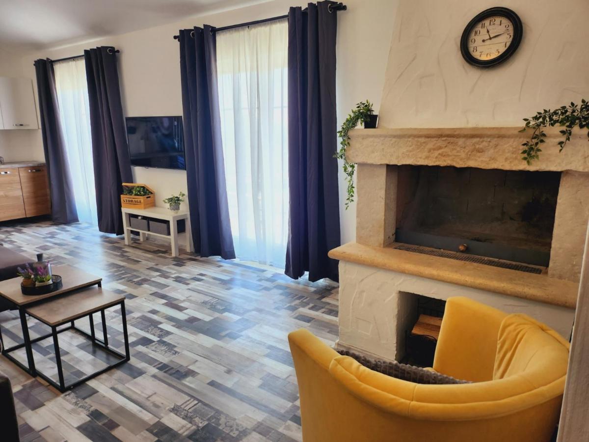 Kuca Za Odmor Capella Villa Stuti Exterior foto